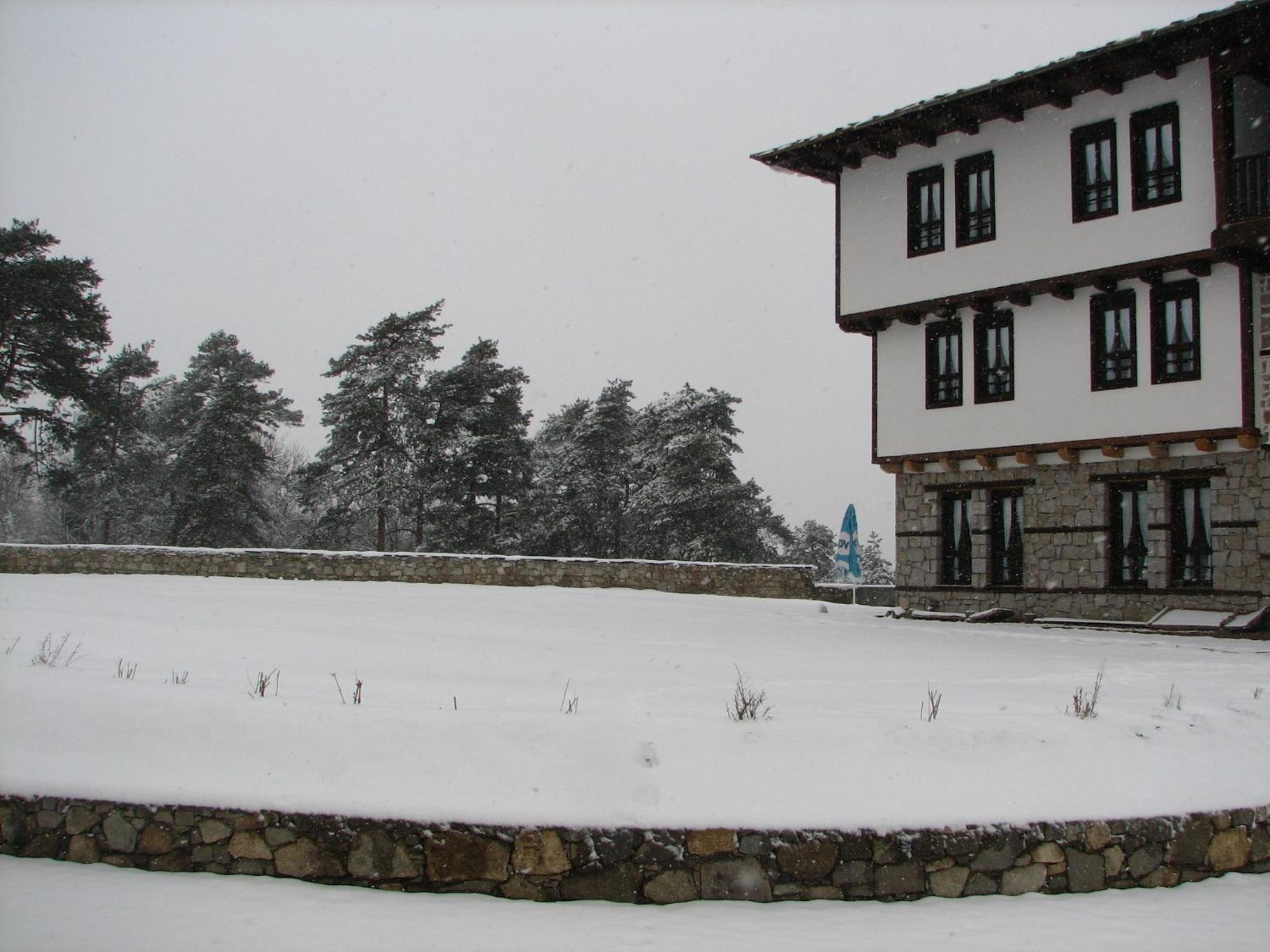 Family Hotel Kalifer Kalofer Dış mekan fotoğraf