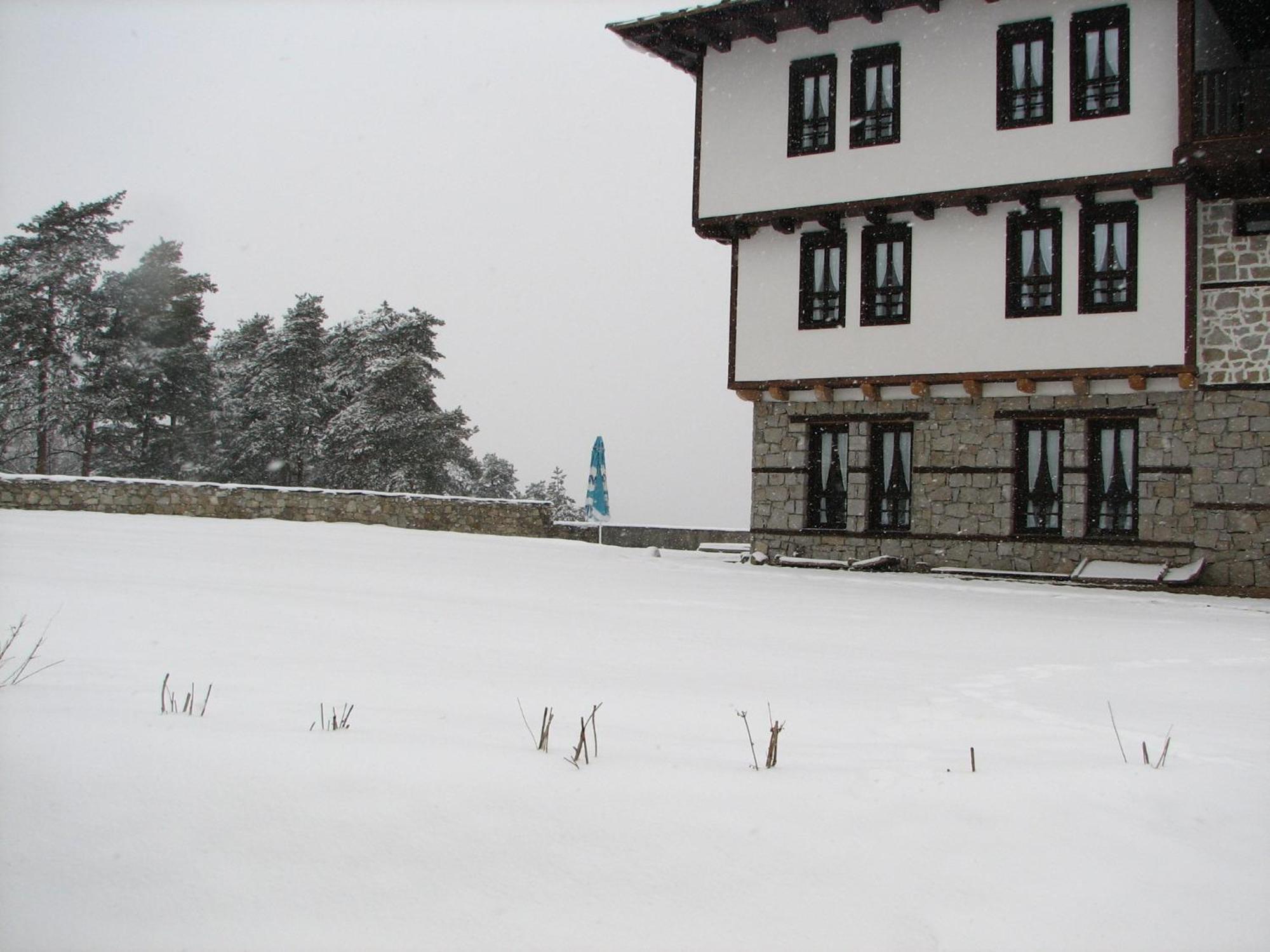 Family Hotel Kalifer Kalofer Dış mekan fotoğraf