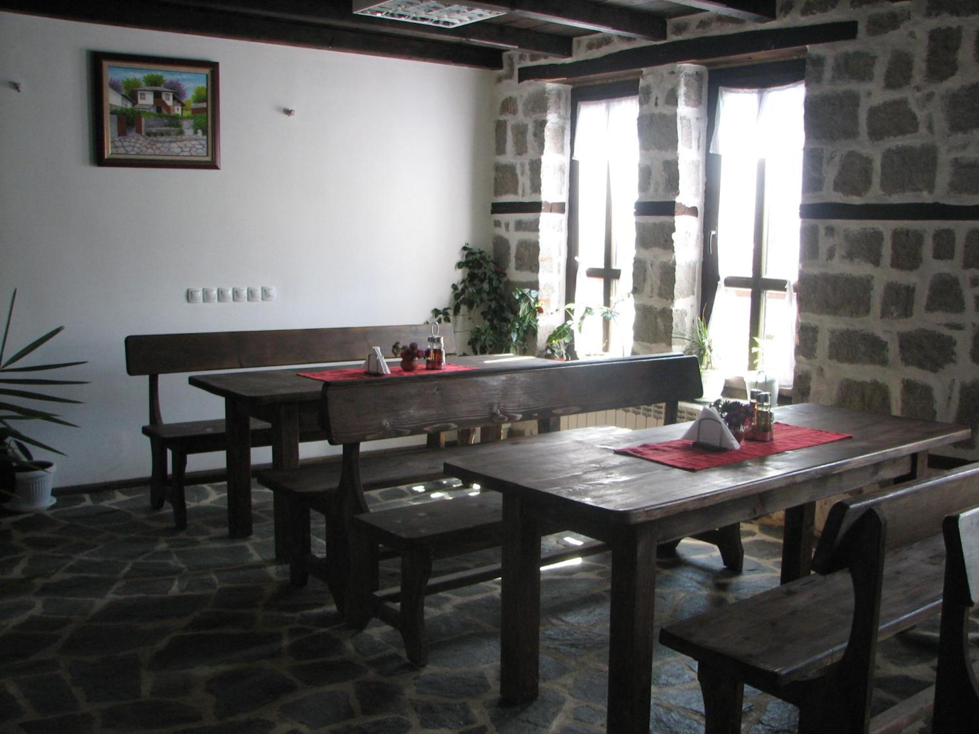 Family Hotel Kalifer Kalofer Dış mekan fotoğraf