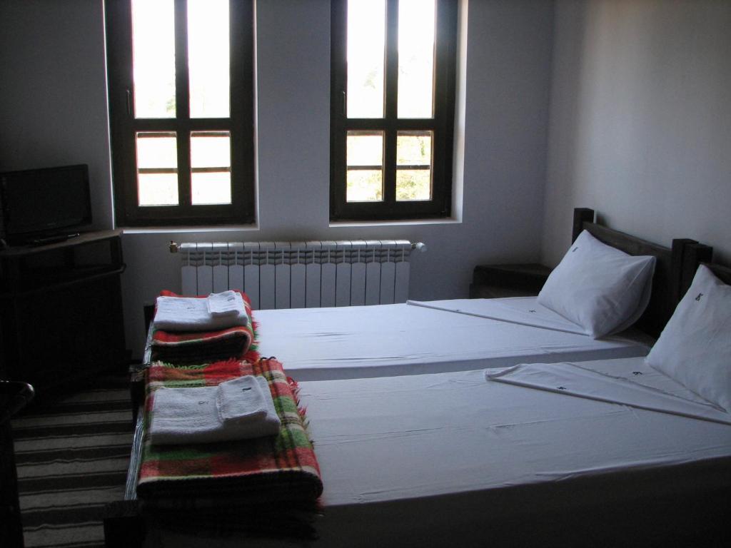 Family Hotel Kalifer Kalofer Oda fotoğraf