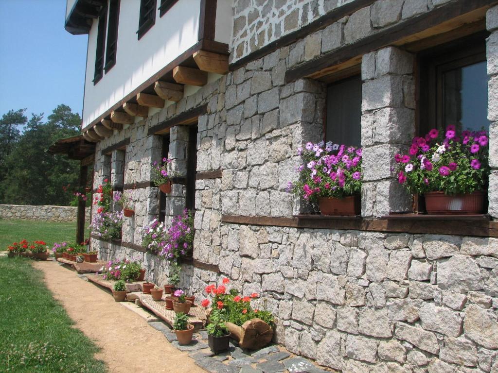 Family Hotel Kalifer Kalofer Dış mekan fotoğraf