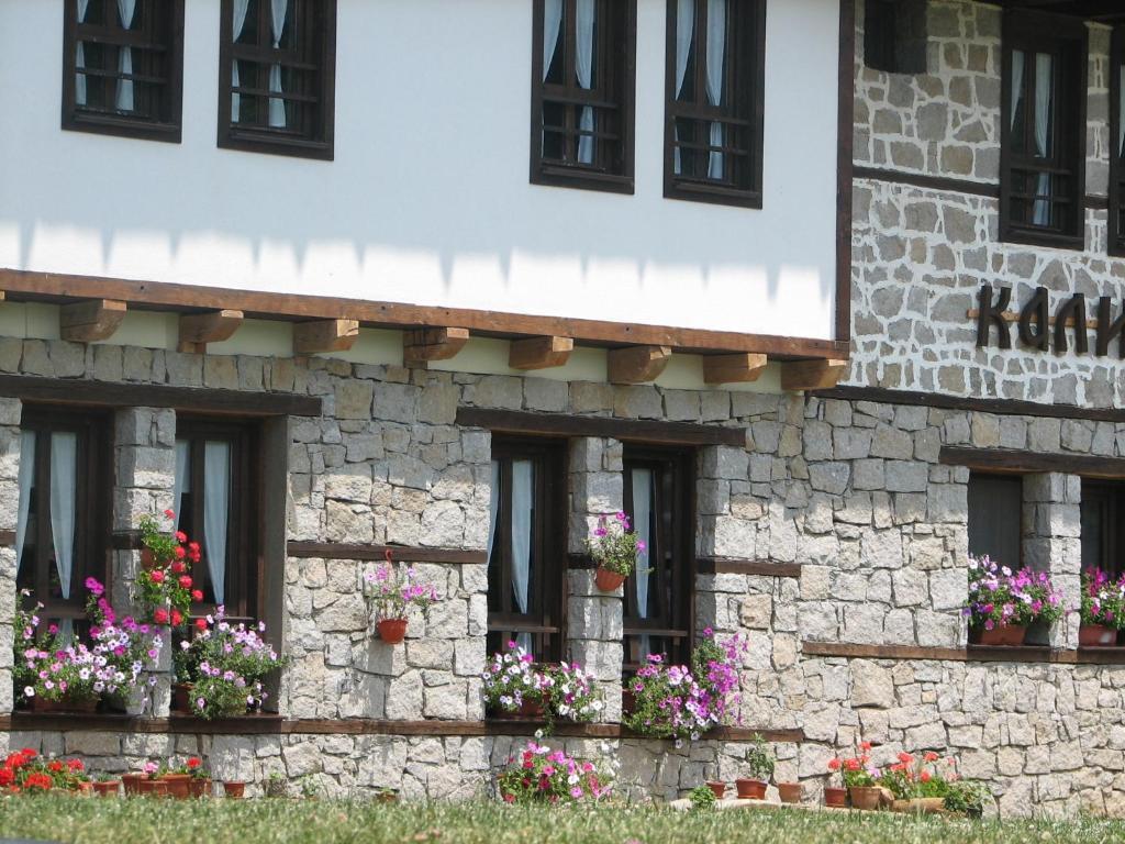 Family Hotel Kalifer Kalofer Dış mekan fotoğraf