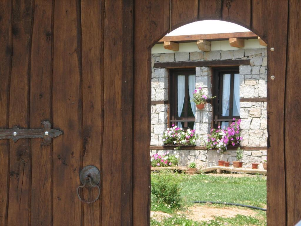 Family Hotel Kalifer Kalofer Dış mekan fotoğraf