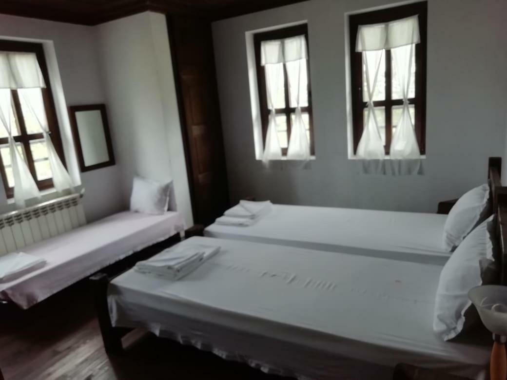 Family Hotel Kalifer Kalofer Dış mekan fotoğraf