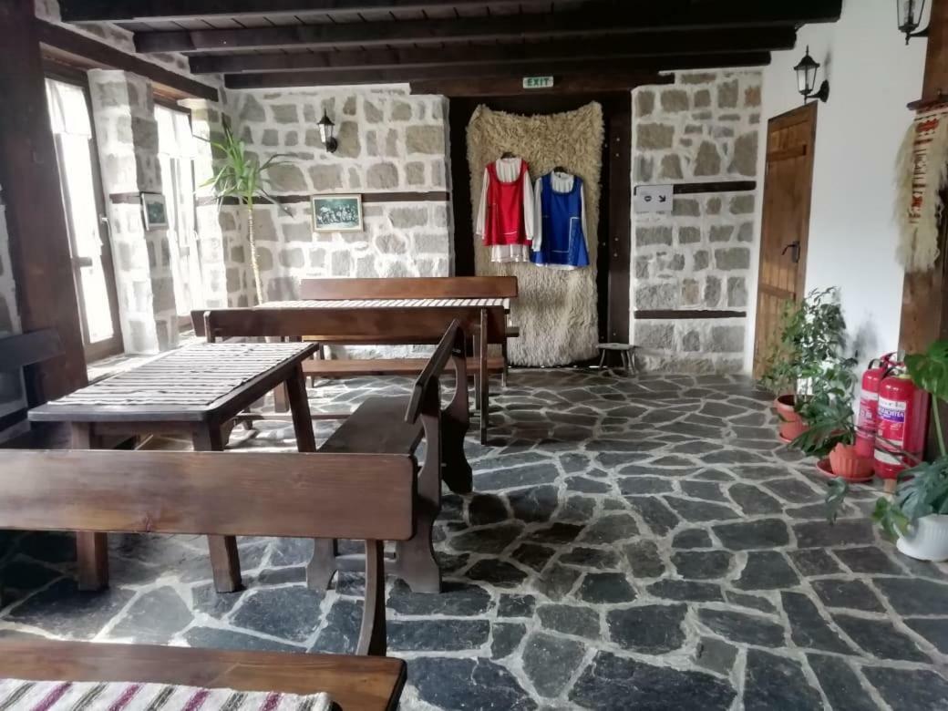 Family Hotel Kalifer Kalofer Dış mekan fotoğraf