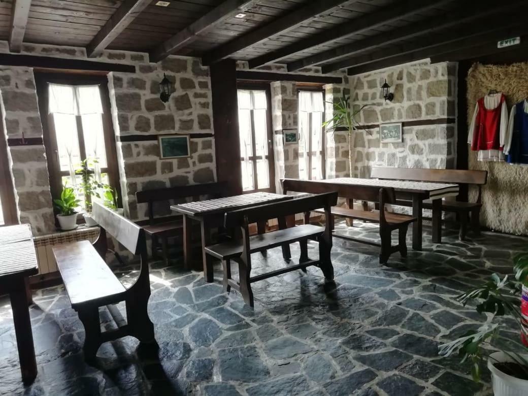 Family Hotel Kalifer Kalofer Dış mekan fotoğraf
